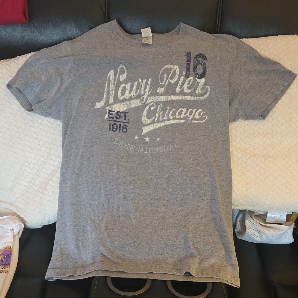 Agenda Gray Navy Pier Graphic Tee